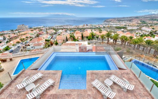Chalet en Costa Adeje con incomparables vistas a La Gomera