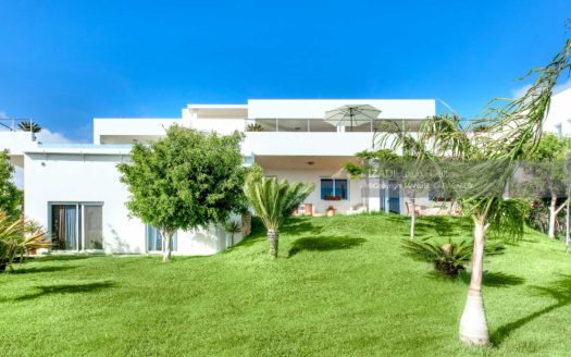 Design and exclusivity in Costa Adeje with Lovely Views to the Sea and La Gomera Island