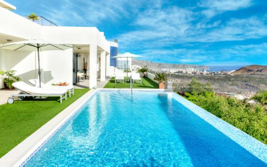 Design and exclusivity in Costa Adeje with Lovely Views to the Sea and La Gomera Island