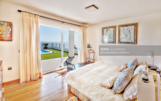 Design and exclusivity in Costa Adeje with Lovely Views to the Sea and La Gomera Island