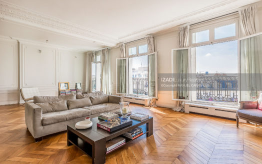 Piso de Lujo en Parc Monceau – París