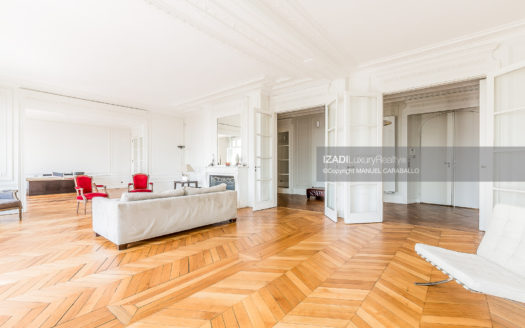 Piso de Lujo en Parc Monceau – París