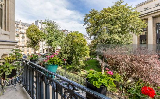 Luxurious apartment in The Trocadero, Paris