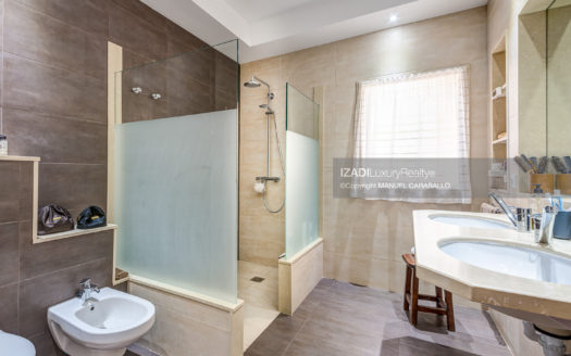 Chalet developed in one level and large plot in Tafira Alta