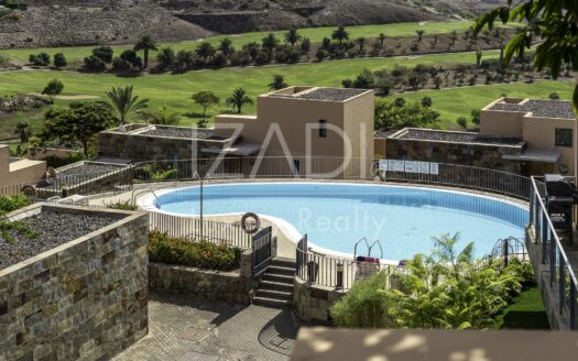 Chalet en Urbanización Privada dentro de Salobre Golf