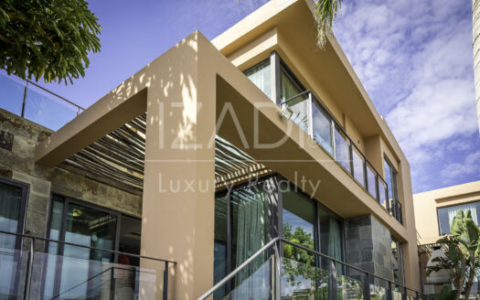 Chalet en Urbanización Privada dentro de Salobre Golf