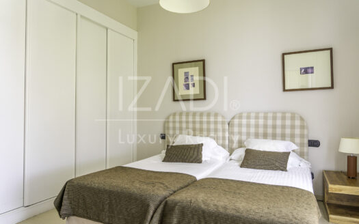 Chalet en Urbanización Privada dentro de Salobre Golf