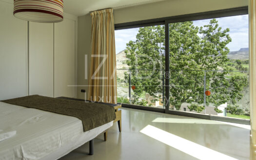 Chalet en Urbanización Privada dentro de Salobre Golf