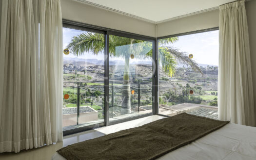 Chalet en Urbanización Privada dentro de Salobre Golf