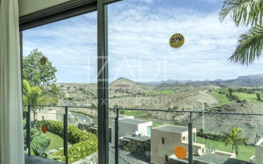 Chalet en Urbanización Privada dentro de Salobre Golf