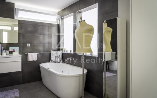 Refurbished Detached Villa 6 Bedrooms, Ciudad Jardín