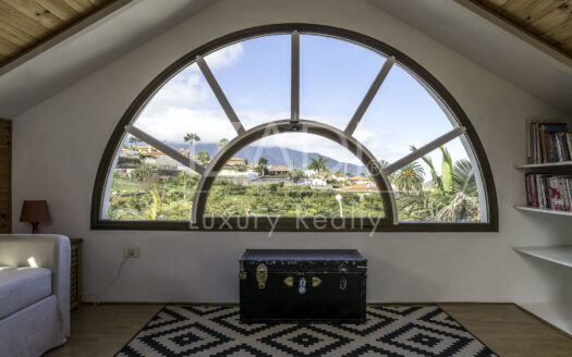 Chalet in La Orotava, Teide Volcano a Sea Views