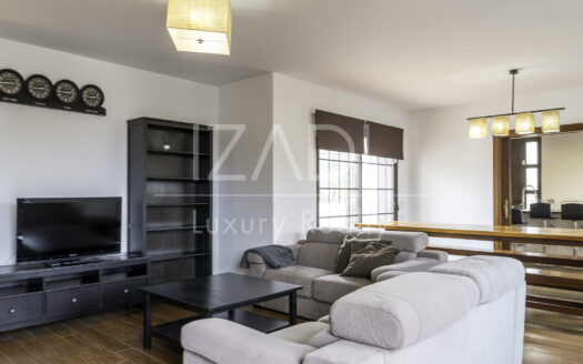 Chalet in Tacoronte with Panoramic Views and Rustic Plot