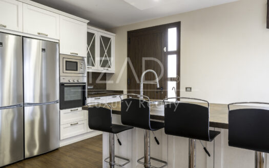 Chalet in Tacoronte with Panoramic Views and Rustic Plot