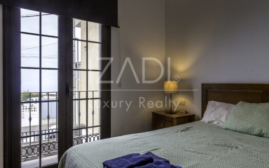 Chalet in Tacoronte with Panoramic Views and Rustic Plot