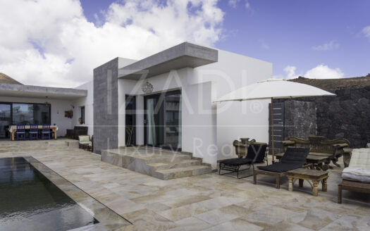 Exclusive Luxury Villa in Lanzarote – Elegance and Privacy in Costa Teguise