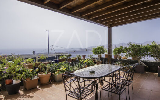 Villa with Large Garden and Pool Overlooking the Sea in Mácher, Lanzarote