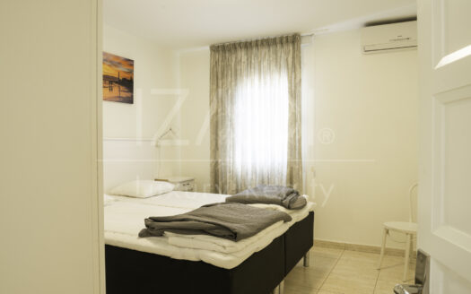 Bungalow con carácter y gran terraza y jardín en Rocas Rojas, San Agustín