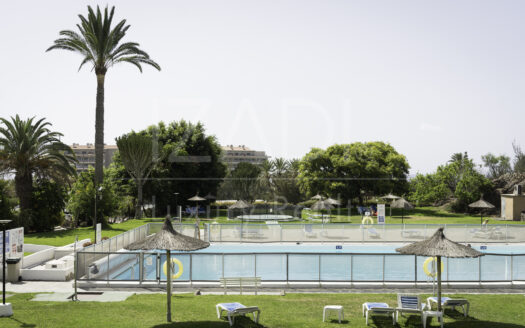 Bungalow con carácter y gran terraza y jardín en Rocas Rojas, San Agustín