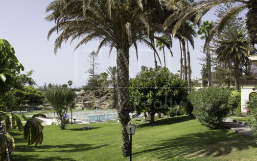 Bungalow con carácter y gran terraza y jardín en Rocas Rojas, San Agustín